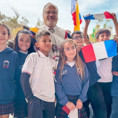 Visita del embajador de Francia en Colombia al Anglohispano Manizales